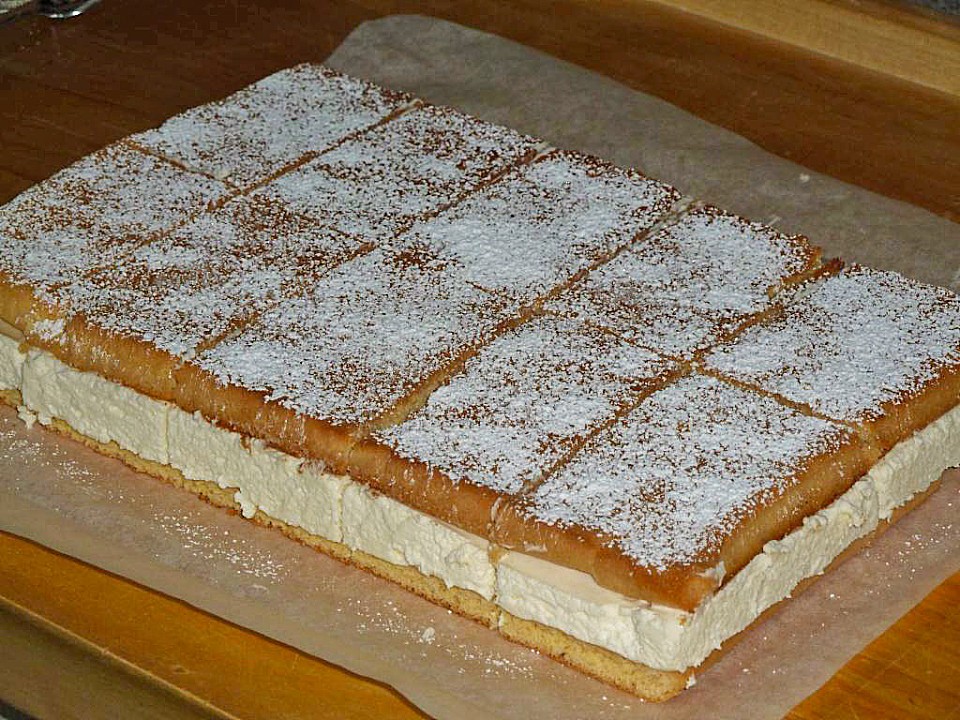 Biskuitrolle mit Zitronen Quark Füllung (Rezept mit Biskuitrolle mit Zitronen Quark Füllung (Rezept mit