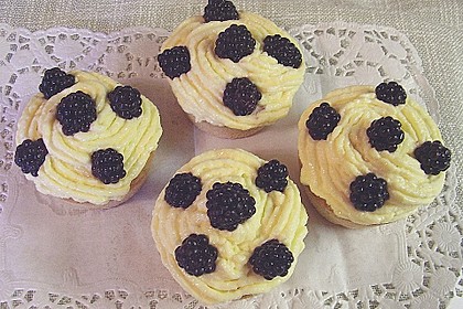 Kleine T&ouml;rtchen mit Kokos - Topfen - Creme