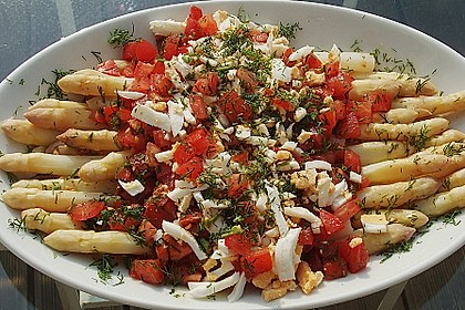 Spargel mit Tomaten - Vinaigrette und Ei