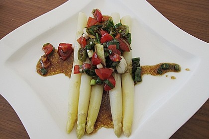 Spargel mit Tomaten - Vinaigrette und Ei 3