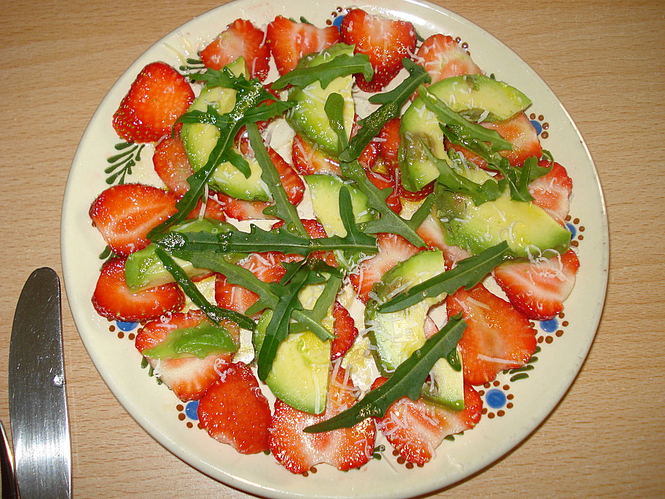 Rezept: Avocadosalat mit Räucherfisch Seite 1 - Vorspeisen