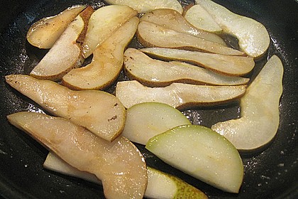 Entenbrust in Birnen - Senf - Sauce mit Flusskrebsen und Dinkel 1