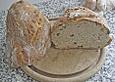 Dinkelbrot mit Sonnenblumenkernen und Pistazien