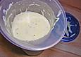 Salatdressing mit Schmand und Kr&auml;utern