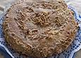 Mit Nussnougatcreme gef&uuml;llte Sandtorte