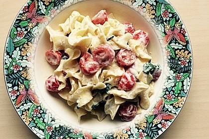 Nudeln mit marinierten Cherrytomaten und Frischkäse 24