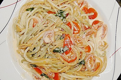 Nudeln mit marinierten Cherrytomaten und Frischkäse 19