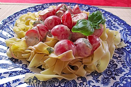 Nudeln mit marinierten Cherrytomaten und Frischkäse 11