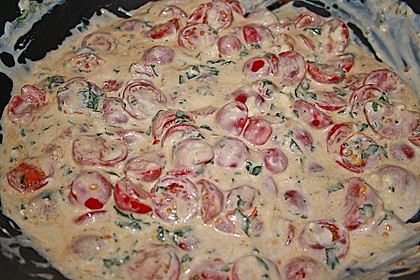 Nudeln mit marinierten Cherrytomaten und Frischkäse 39
