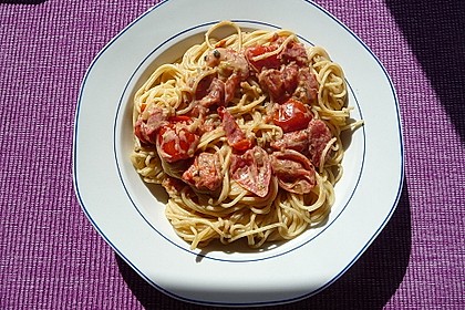Nudeln mit marinierten Cherrytomaten und Frischkäse 51
