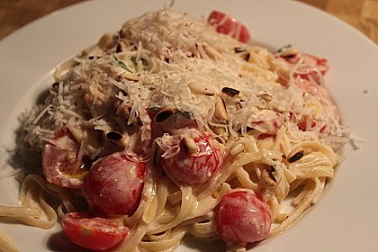 Nudeln mit marinierten Cherrytomaten und Frischkäse 7