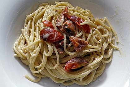 Nudeln mit marinierten Cherrytomaten und Frischkäse 40
