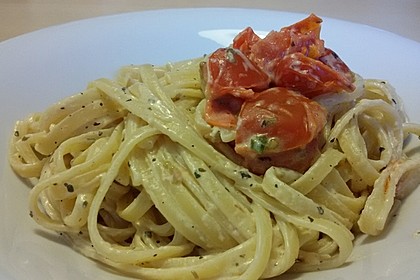 Nudeln mit marinierten Cherrytomaten und Frischkäse 12