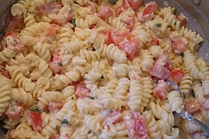 Nudeln mit marinierten Cherrytomaten und Frischkäse 23