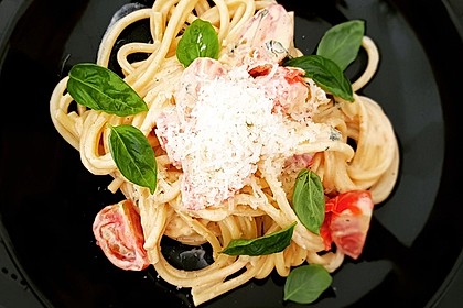 Nudeln mit marinierten Cherrytomaten und Frischkäse 4