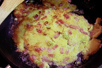 Riefkoken mit Kochschinken und Lauzwiebeln 8