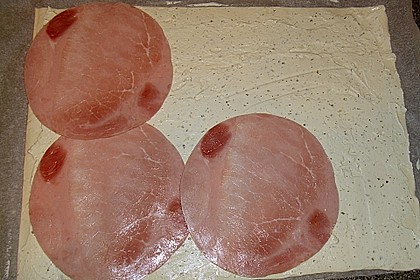 Mini - Pizzaschnecken aus Bl&auml;tterteig