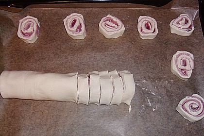 Mini - Pizzaschnecken aus Bl&auml;tterteig 1