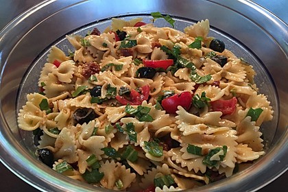 Mediterraner Nudelsalat 6