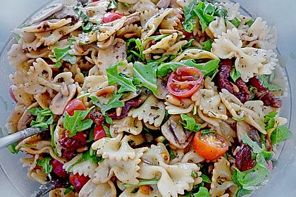 Mediterraner Nudelsalat 2