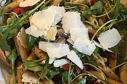 Mediterraner Nudelsalat 3