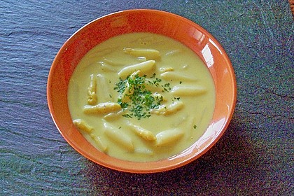 Spargelsuppe mit Wei&szlig;wein