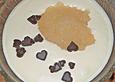 Wei&szlig;e Mousse au chocolat mit Birnenmus