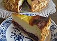 K&auml;sekuchen mit Kirschen