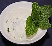 Minzso&szlig;e mit Joghurt (Bild)