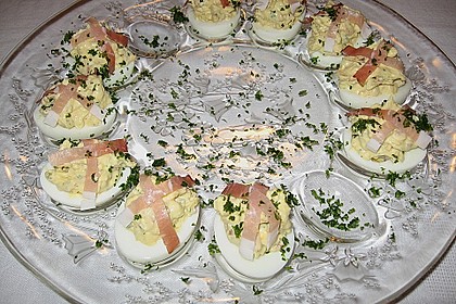 Gef&uuml;llte Eier mit Schinken