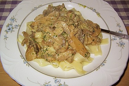 Bandnudeln mit Champignon - Sahne - Sauce 2