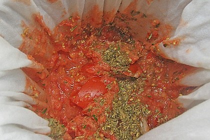Zweierlei oder Dreierlei von der Tomate mit Graubrotcroutons