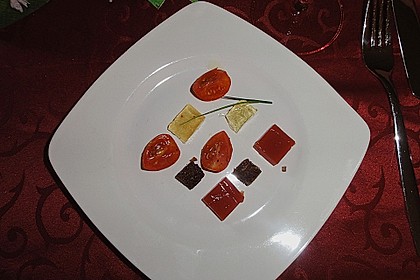 Zweierlei oder Dreierlei von der Tomate mit Graubrotcroutons 5