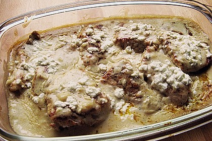 Schnitzel 'Spezial' mit Schafsk&auml;se