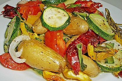 Ofenkartoffeln mit mediterranem Gem&uuml;se