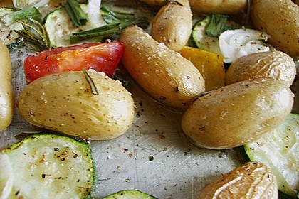 Ofenkartoffeln mit mediterranem Gem&uuml;se 1