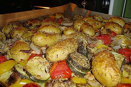 Ofenkartoffeln mit mediterranem Gem&uuml;se 5