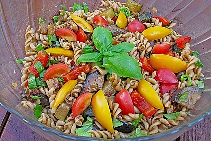 Mediterraner Nudelsalat