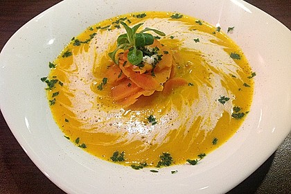 Möhrensuppe mit Kokos, Ingwer und Curry 1