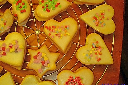 Weihnachtspl&auml;tzchen aus Knetteig