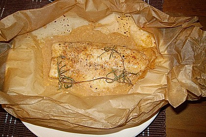 Asiatisches Fischfilet in Backpapier