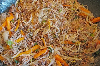 Chinesische Nudelpfanne mit Hackfleisch 8