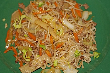 Chinesische Nudelpfanne mit Hackfleisch 19