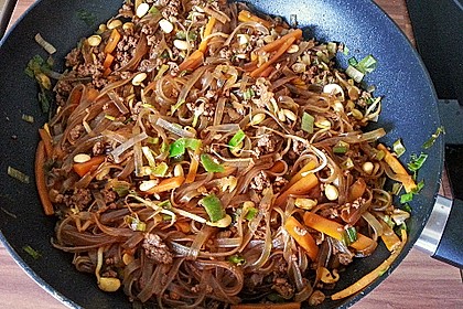 Chinesische Nudelpfanne mit Hackfleisch 11