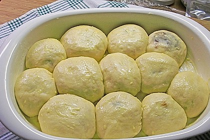 Buchteln mit Marmeladenfüllung 26