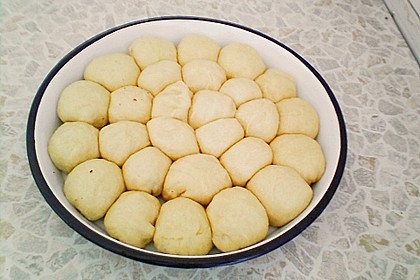 Buchteln mit Marmeladenfüllung 21