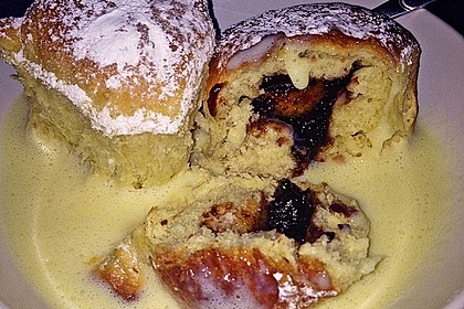 Buchteln mit Marmeladenfüllung 3