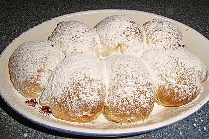 Buchteln mit Marmeladenfüllung 5