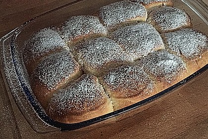 Buchteln mit Marmeladenfüllung 22