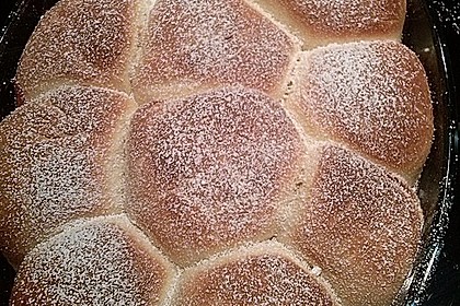 Buchteln mit Marmeladenfüllung 1